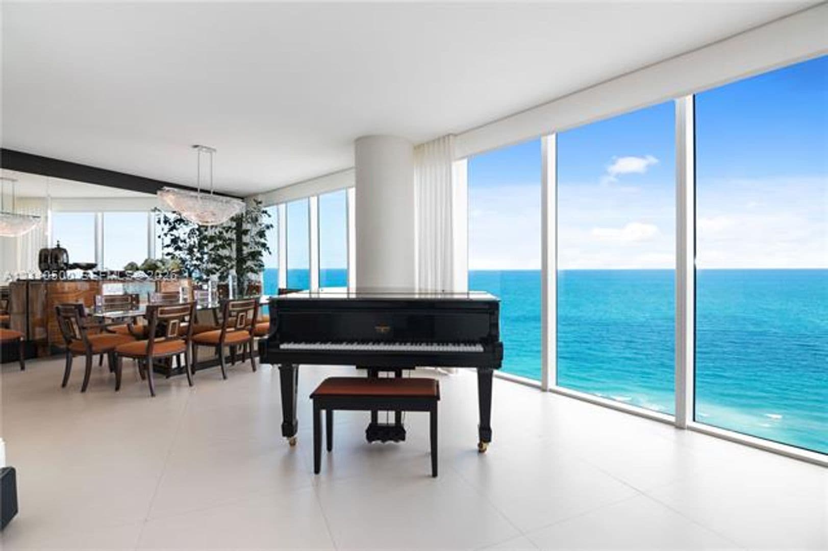Hollywood Condo: 2711 S Ocean Dr cu-2205