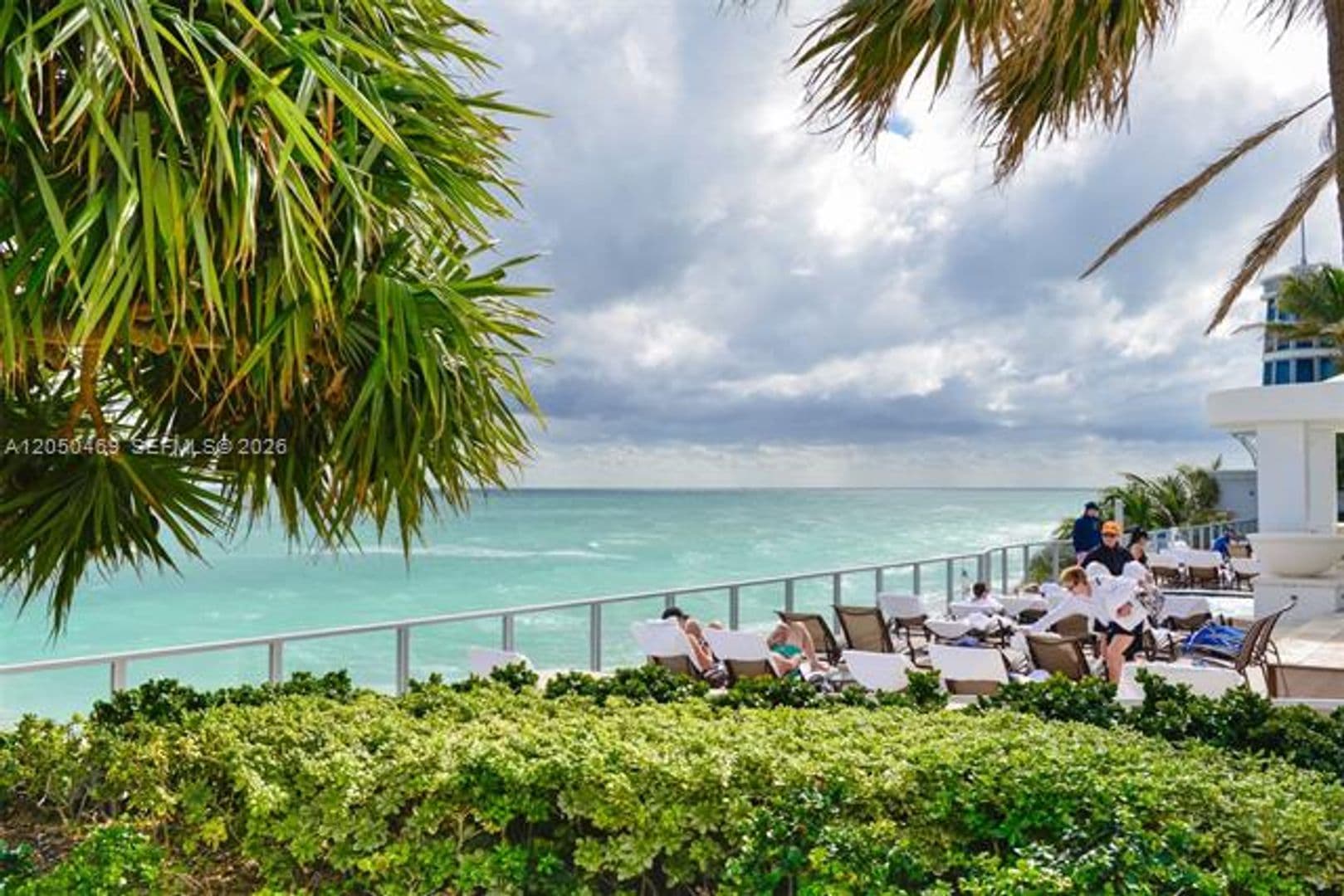 Hollywood Condo: 3101 S Ocean Dr cu-404