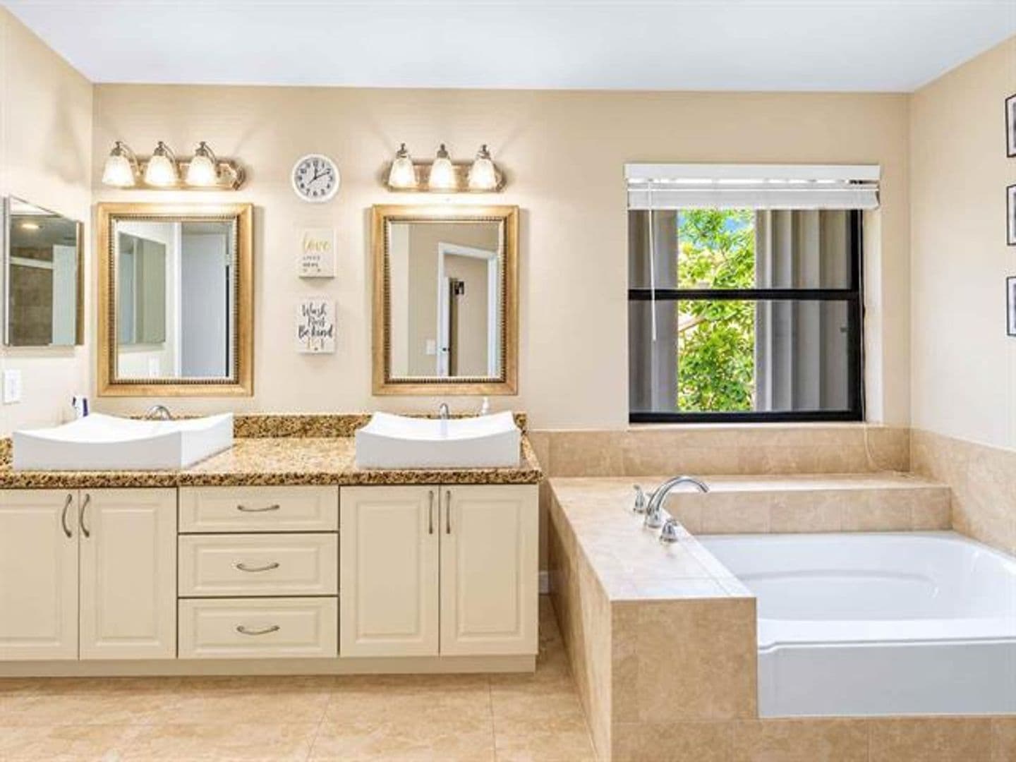 Pembroke Pines House: 1431 SW 87th Way # 1431