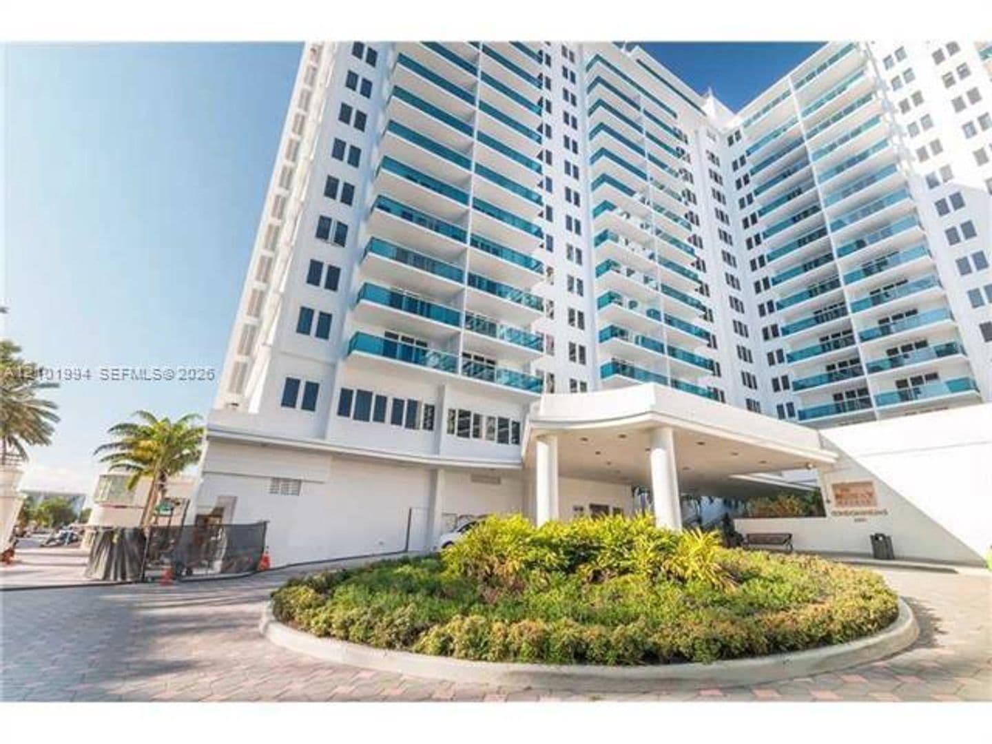 Miami Beach Condo: 2301 Collins Av cu-737