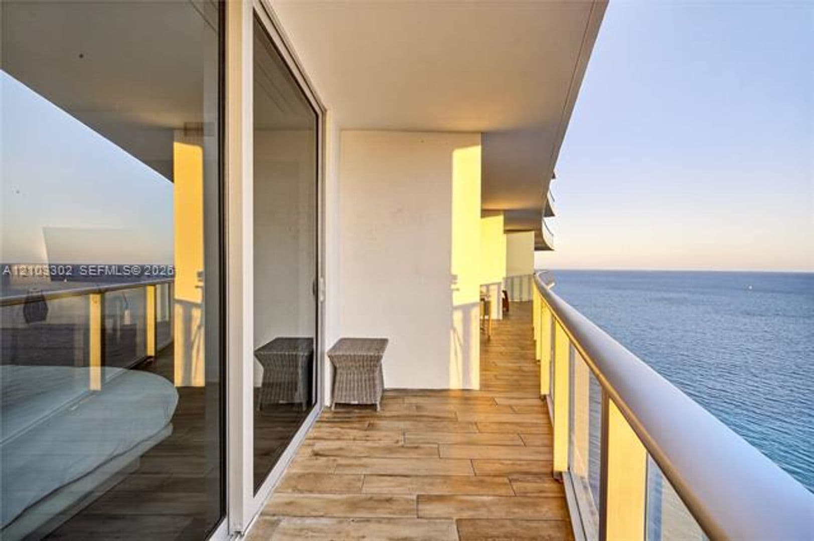 Hollywood Condo: 4111 S Ocean Dr cu-3703