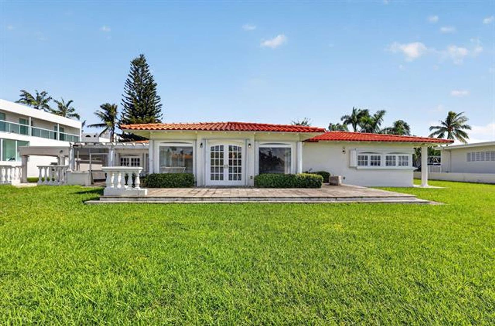 North Bay Village House: 7500 W Treasure Dr # 7500