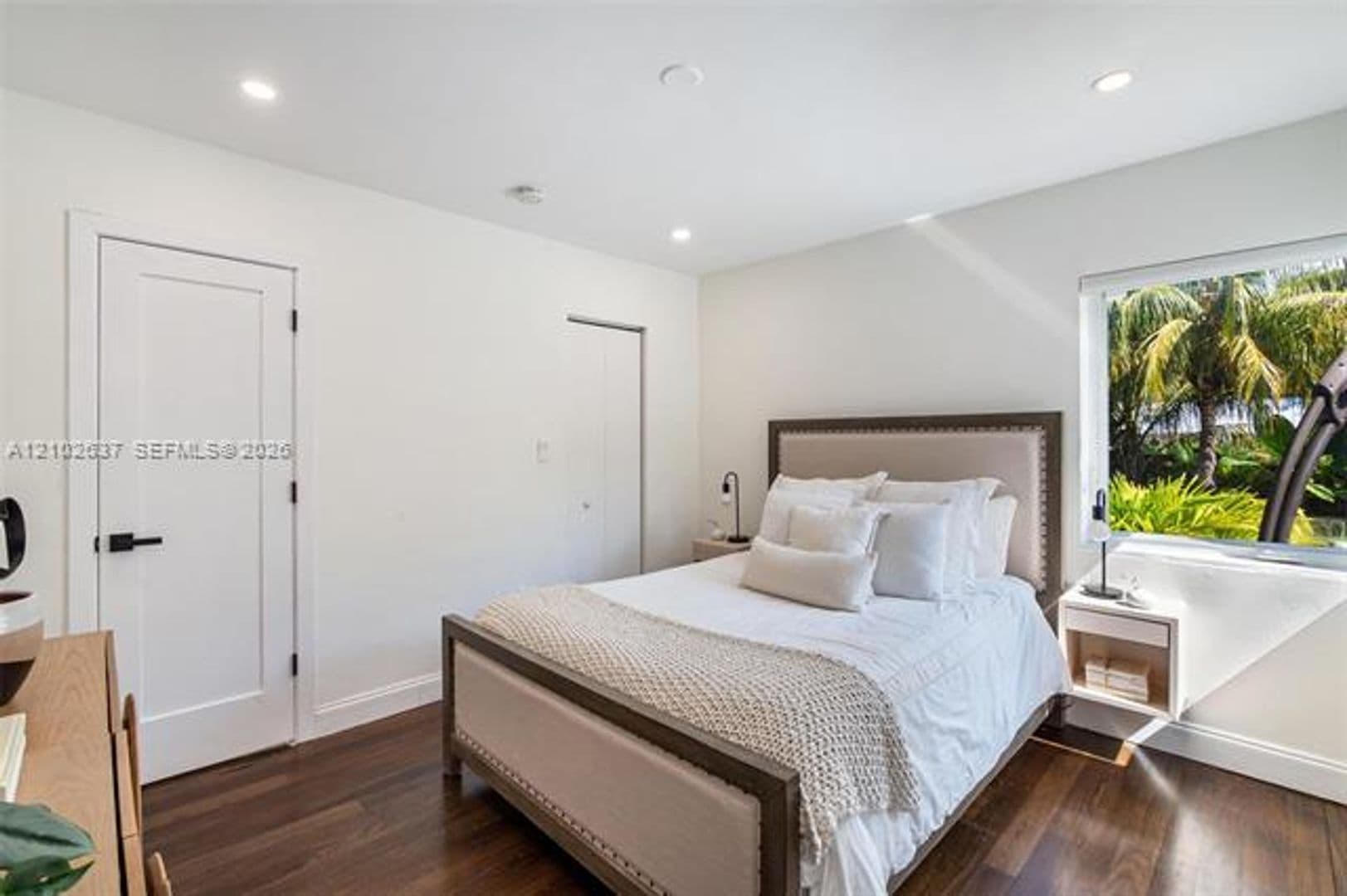 Miami House: 945 NE 82nd St # 945