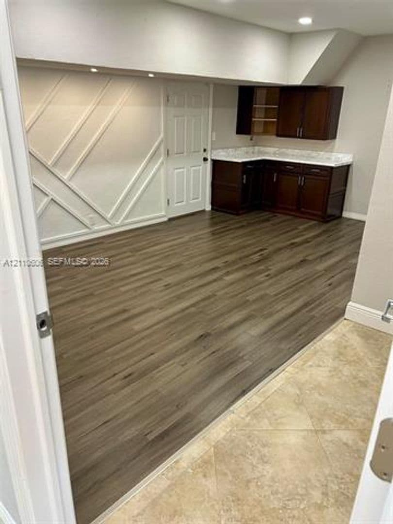 Davie House: 14200 Oak Ridge Dr # 14200