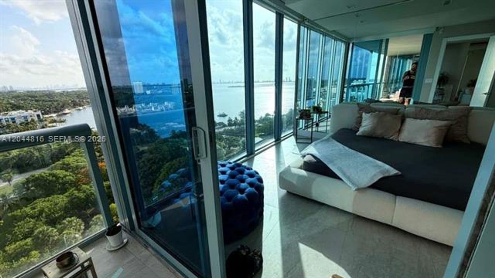 Miami Condo: 601 NE 36th St cu-1306