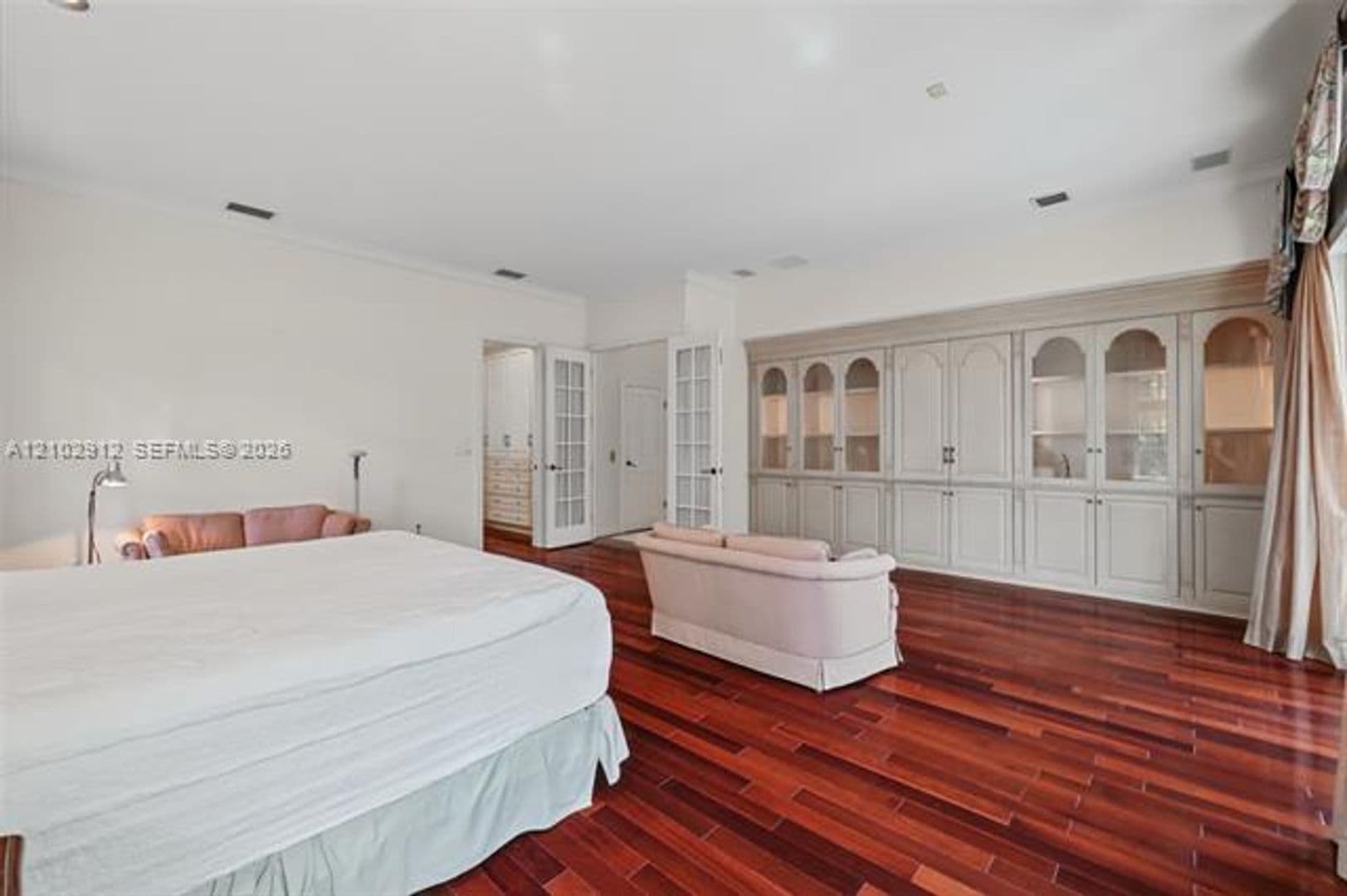 Coral Gables House: 11001 Old Cutler Rd # 11001