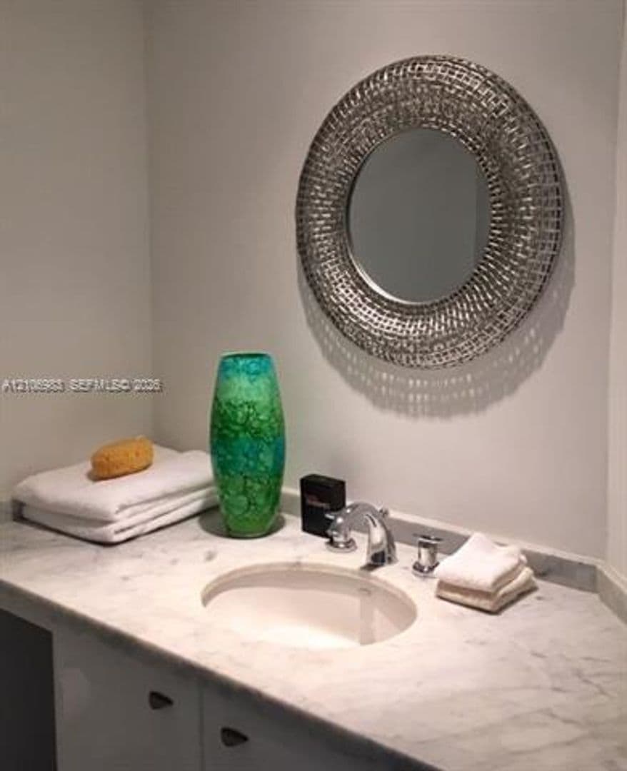 Surfside Condo: 9401 Collins Ave cu-306