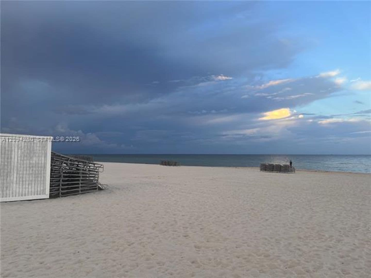 Miami Beach Condo: 5880 Collins Ave cu-PH-1