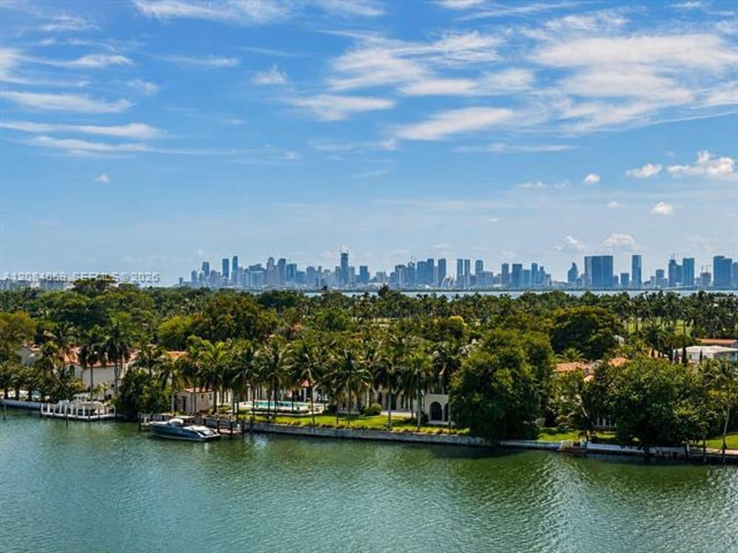 Miami Beach Condo: 5880 Collins Ave cu-903