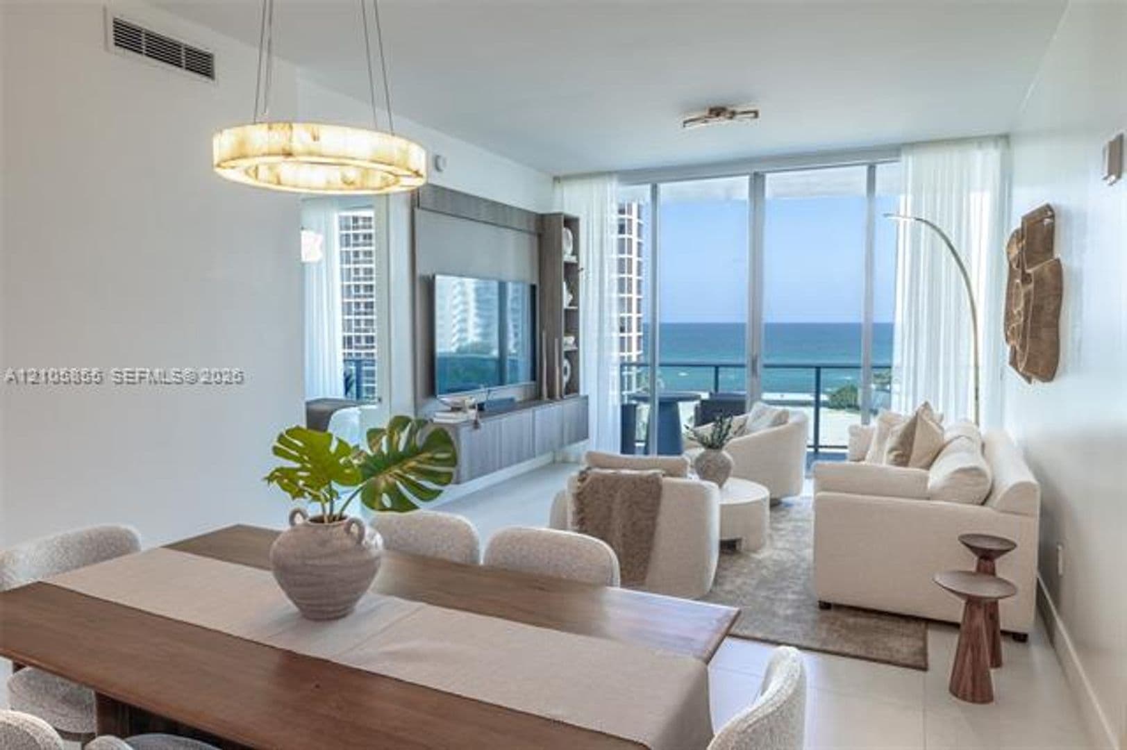 Sunny Isles Beach Condo: 17550 Collins Ave cu-703