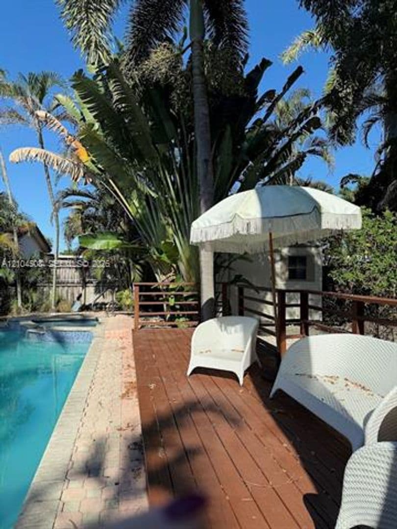 Hollywood House: 1811 N 40th Ave # 0