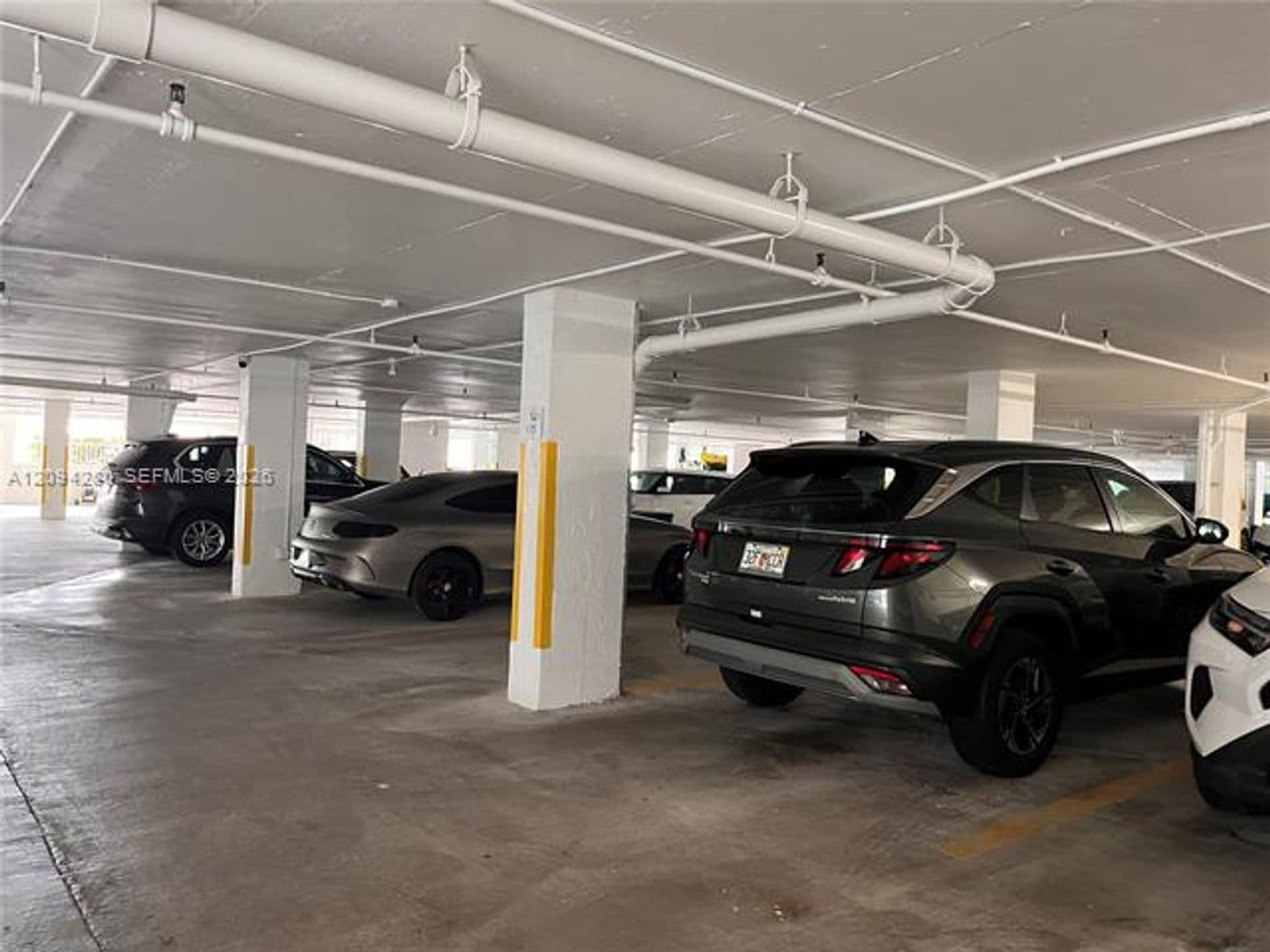 Miami Beach Condo: 5880 Collins Ave cu-PH-1