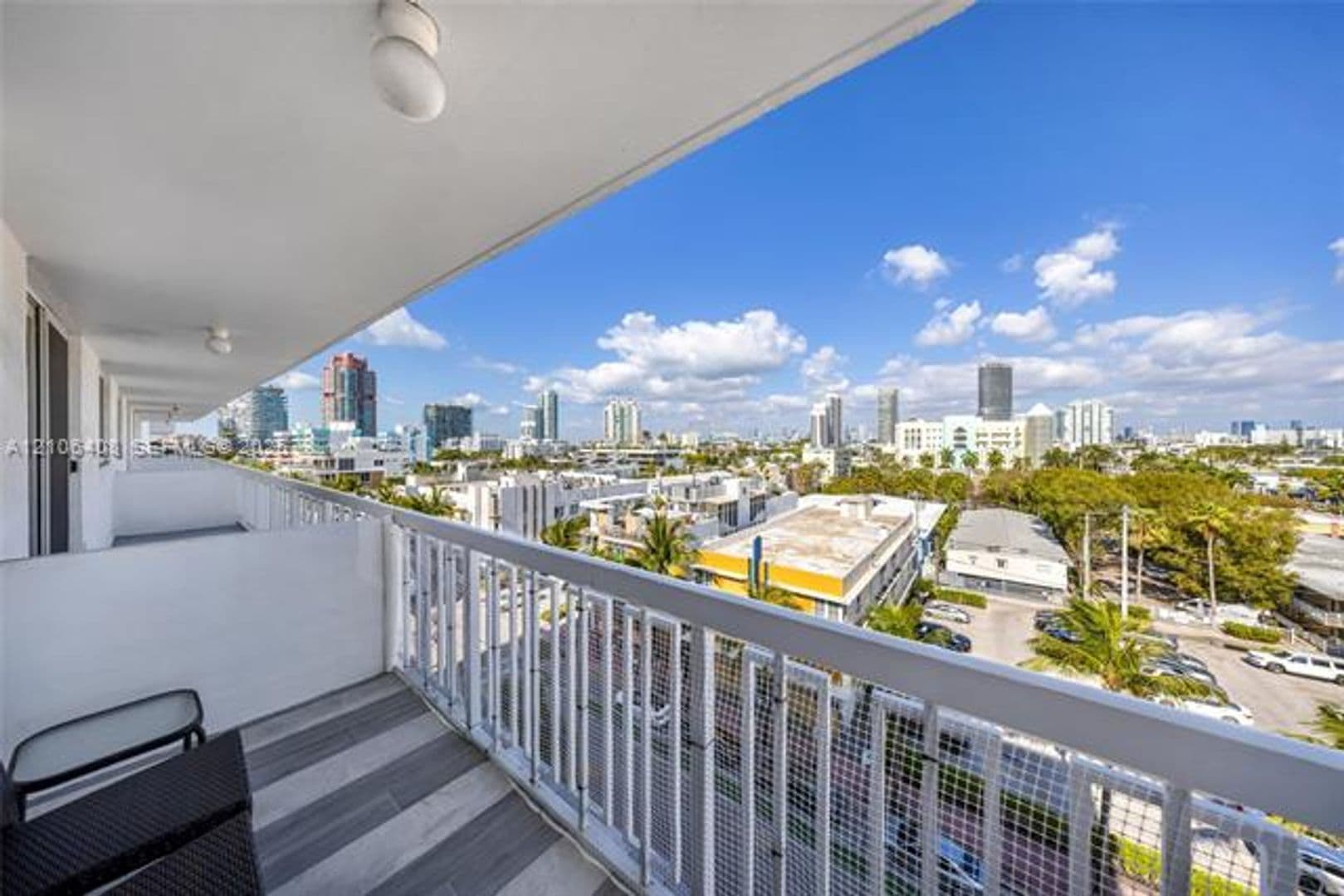 Miami Beach Condo: 401 Ocean Dr cu-801