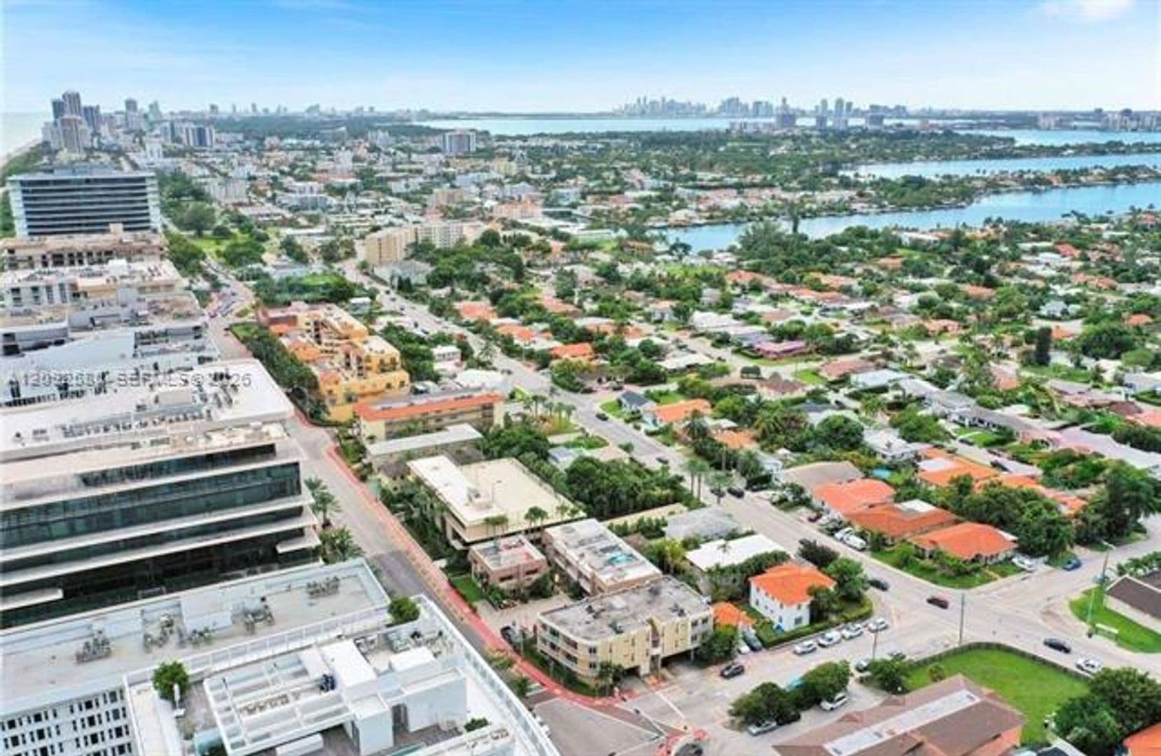 Surfside House: 9008 Collins Ave cu-402