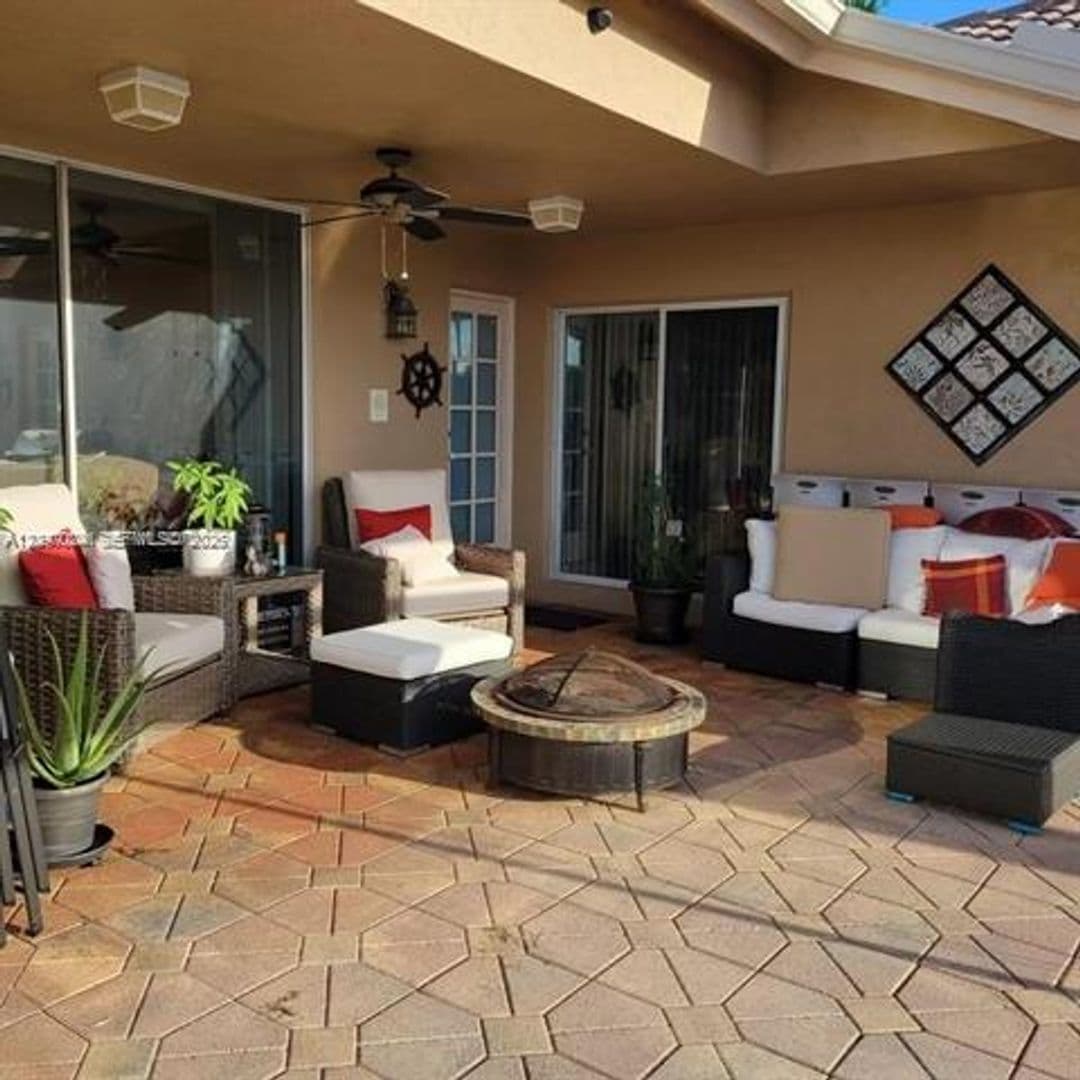 Plantation House: 531 NW 108th Ave # 531
