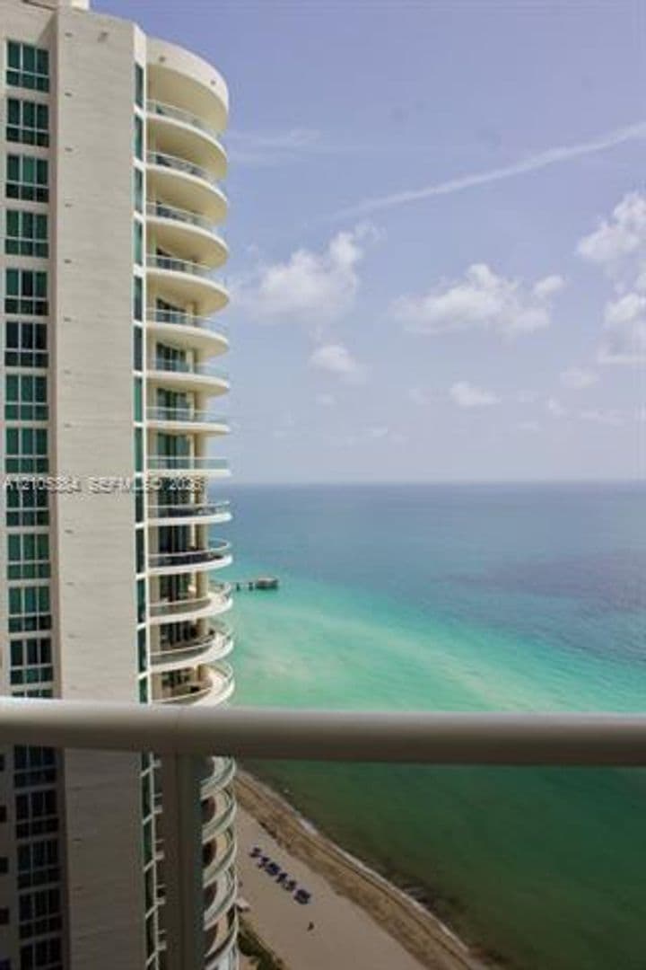 Sunny Isles Beach Condo: 16001 Collins Ave cu-2803
