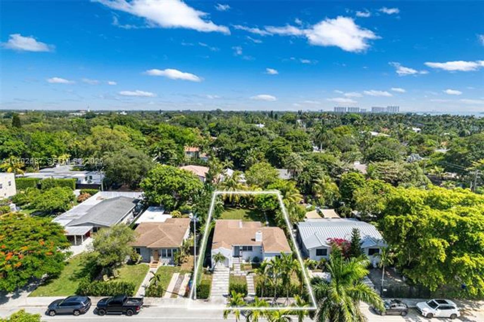 Miami House: 945 NE 82nd St # 945