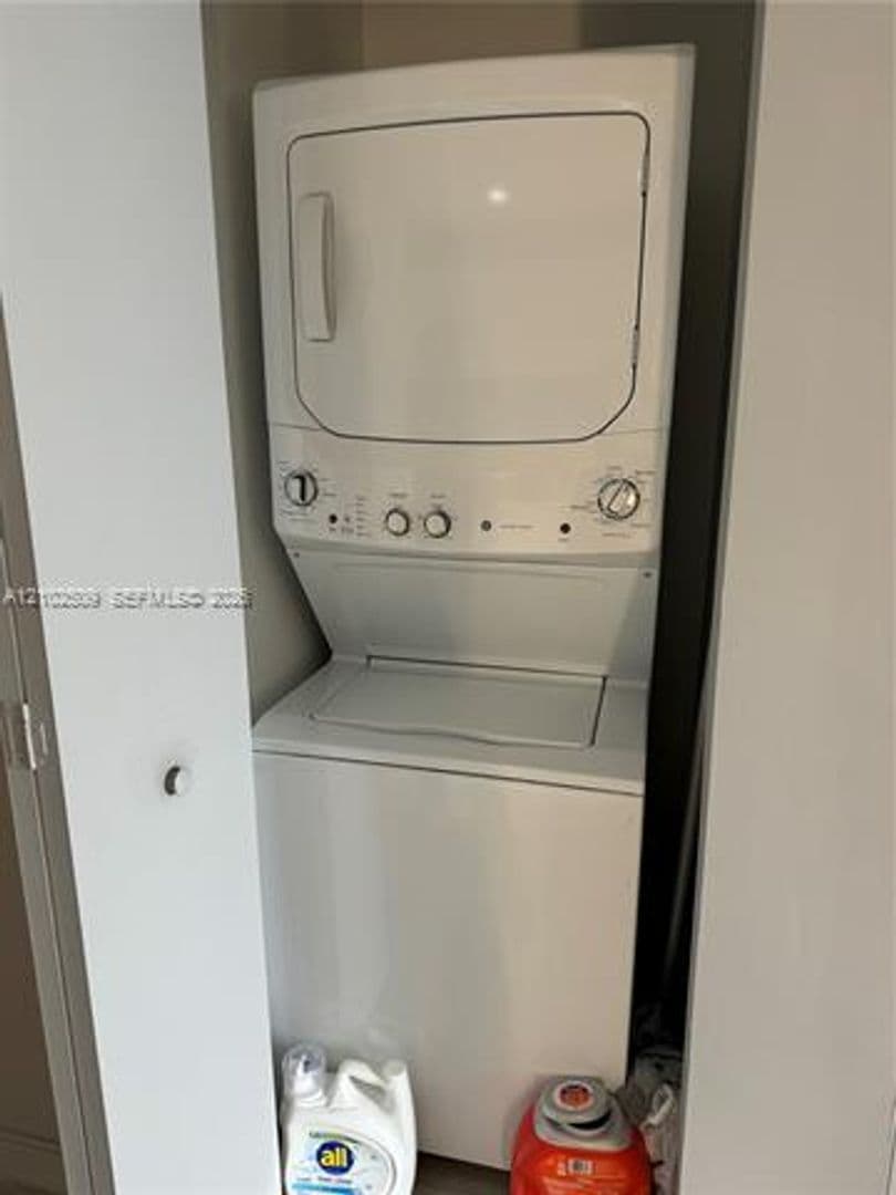 Miami Condo: 45 SW 9th St cu-3010