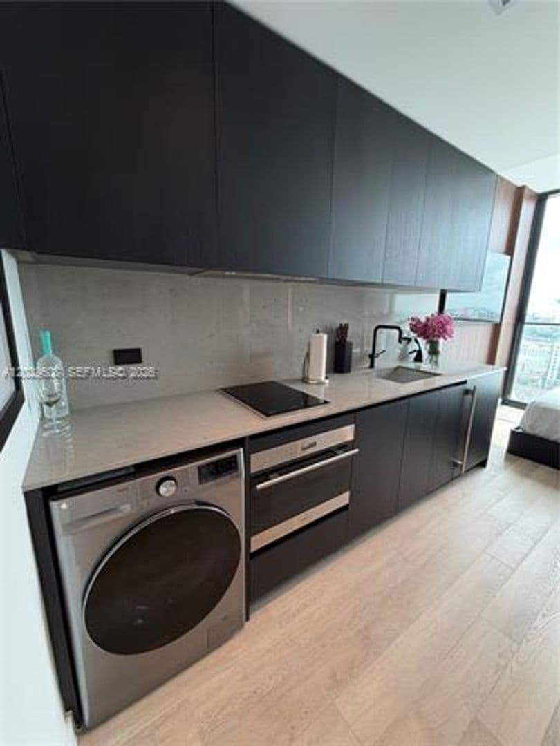 Miami Condo: 20 NE 11th St cu-3306B
