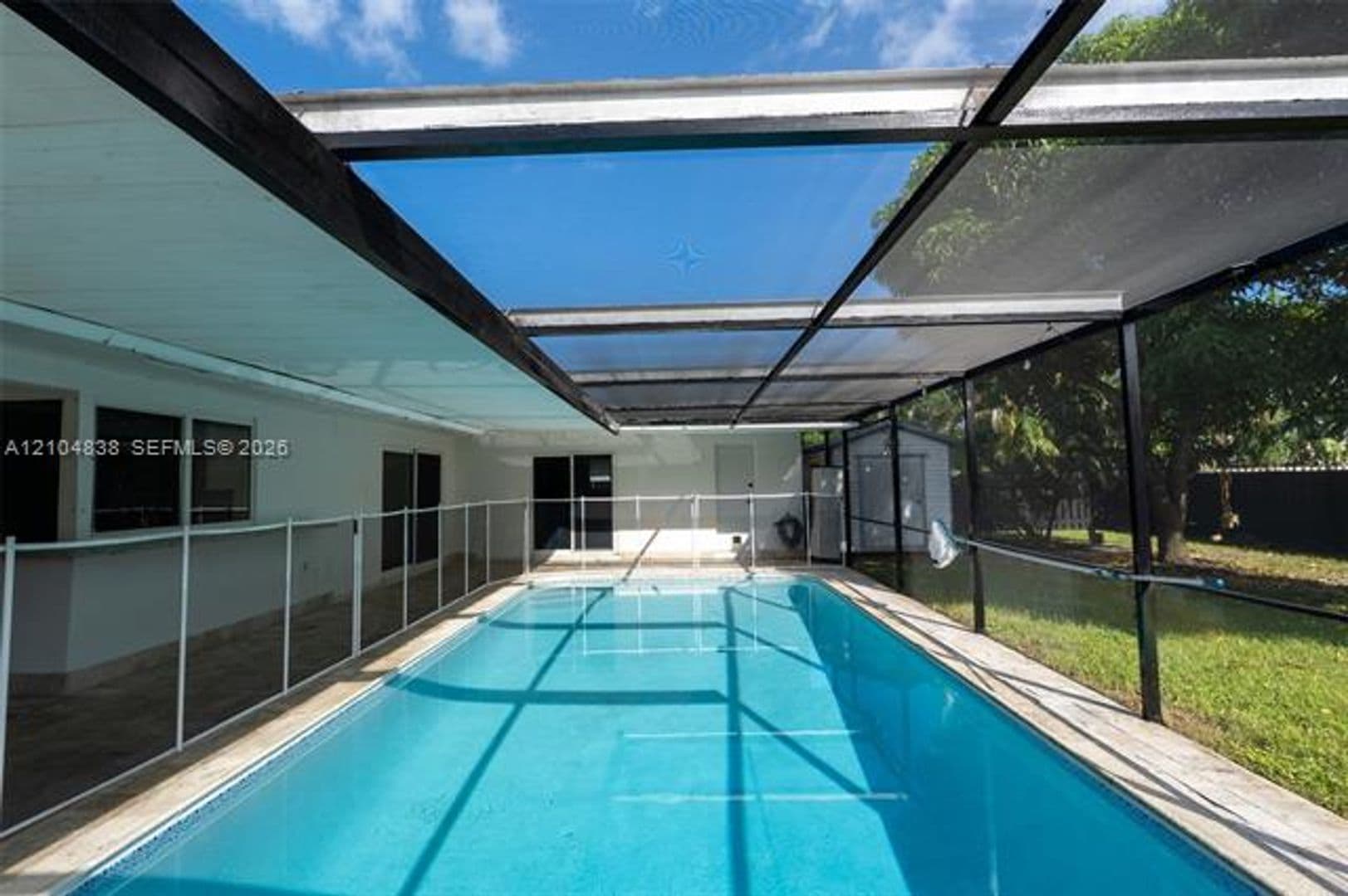 Plantation House: 5250 SW 4th Ct # 5250