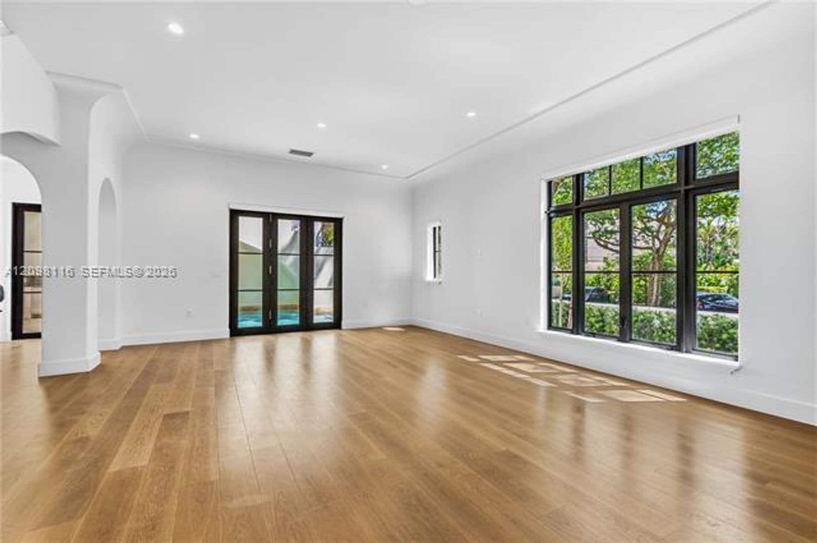 Coral Gables Condo: 555 Santander Ave cu-V4