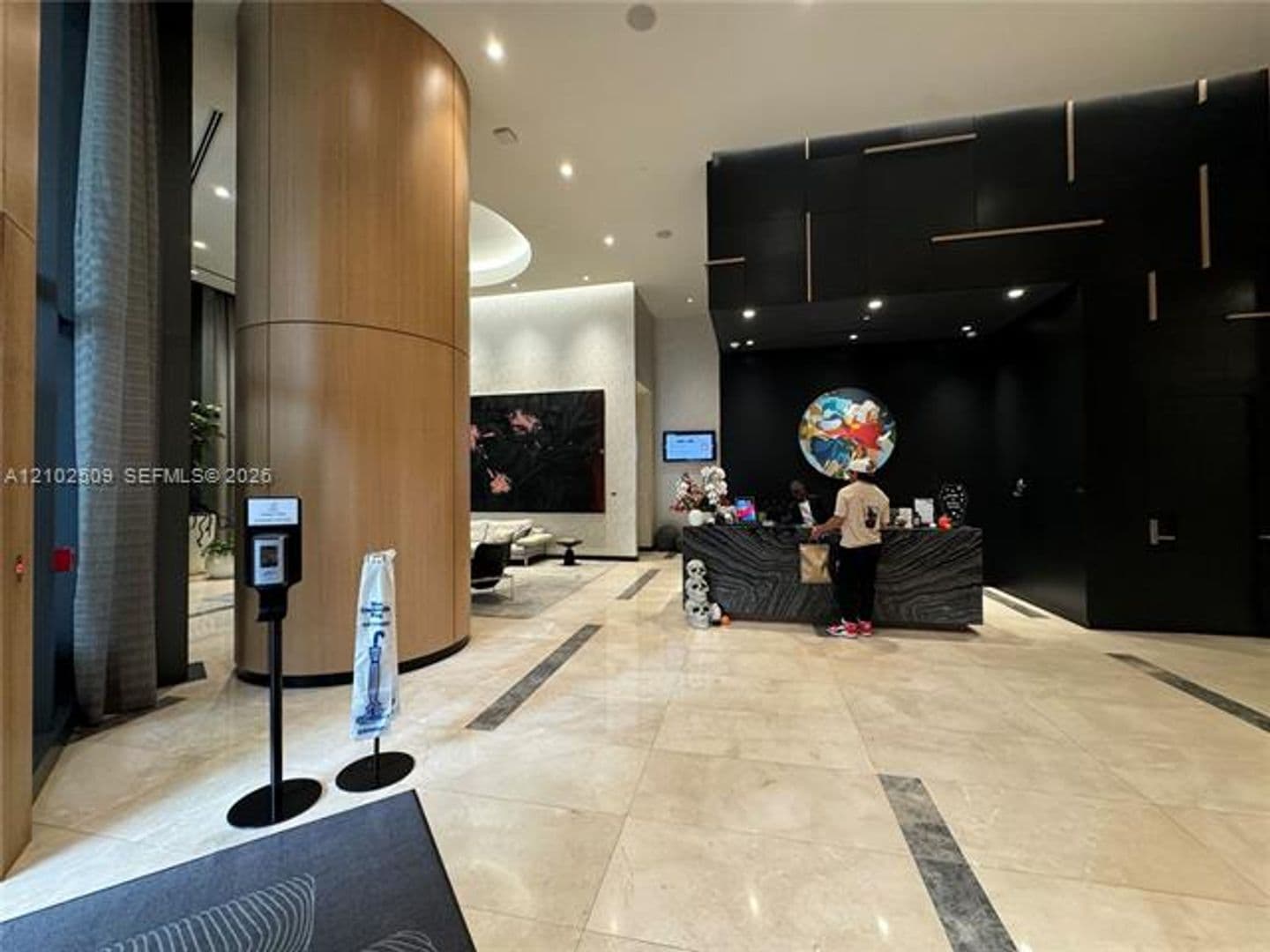 Miami Condo: 45 SW 9th St cu-3010