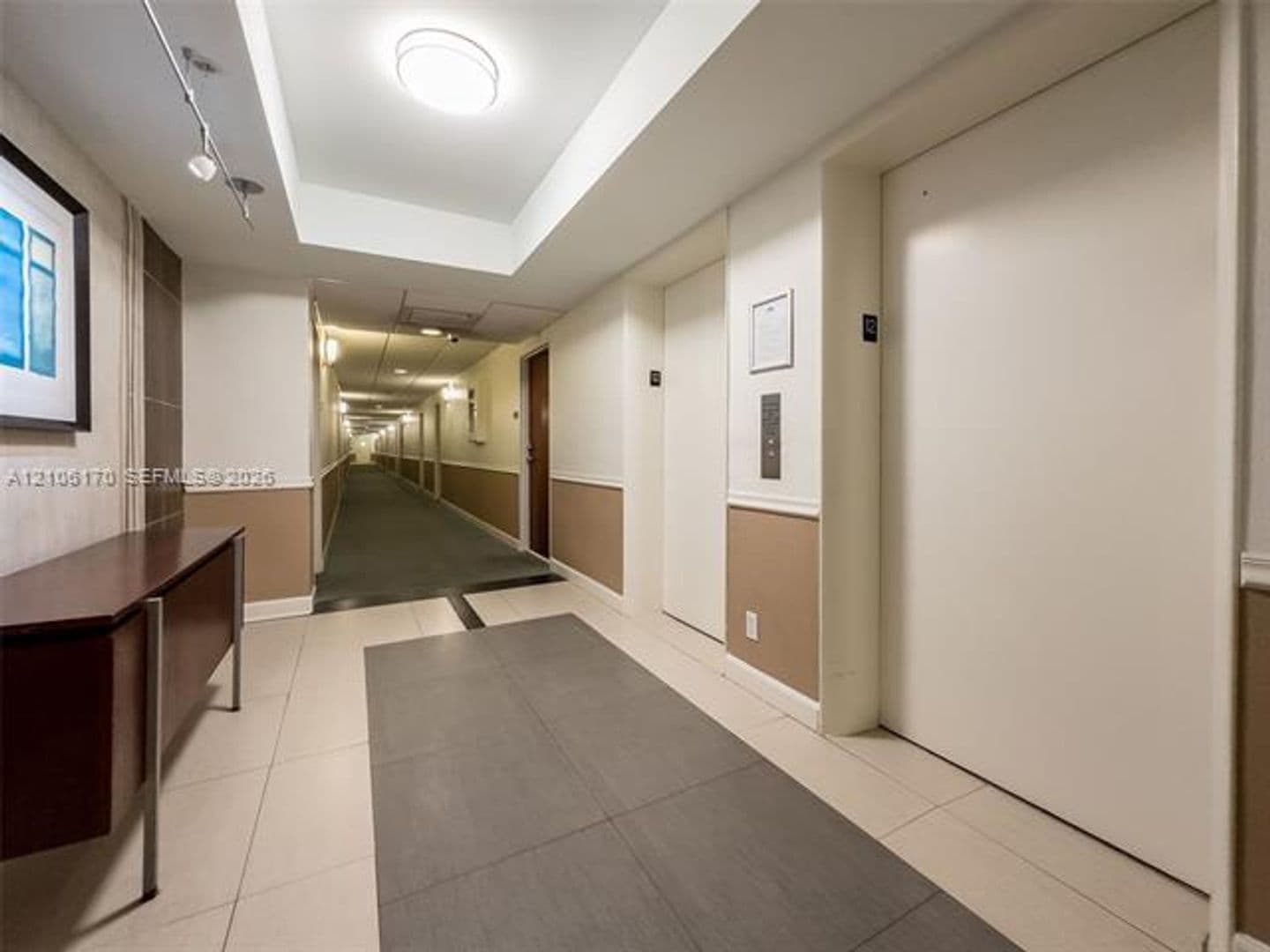 Hollywood Condo: 4001 S Ocean Dr cu-12B