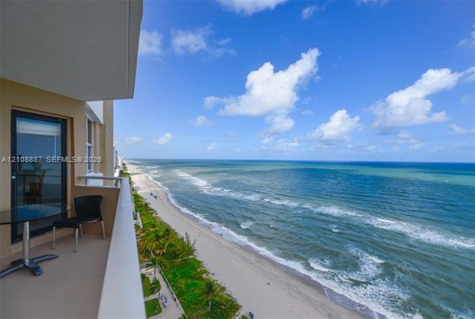 Hallandale Beach Condo: 1950 S Ocean Dr cu-18Q