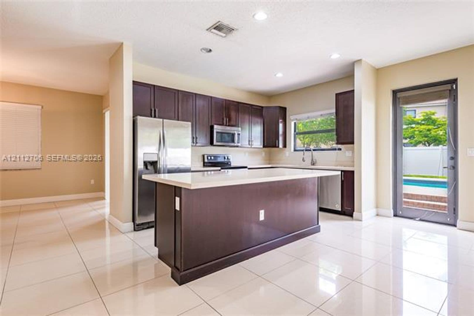 Miami House: 804 NE 191st St # 804