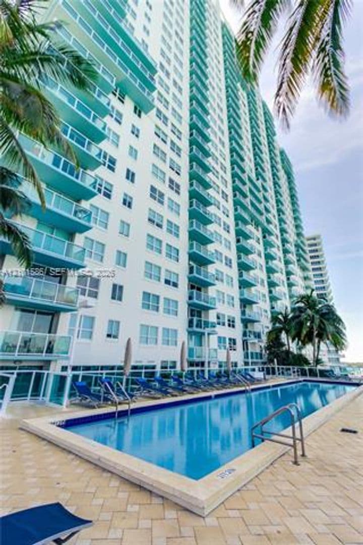 Miami Beach Condo: 650 West Ave cu-1708