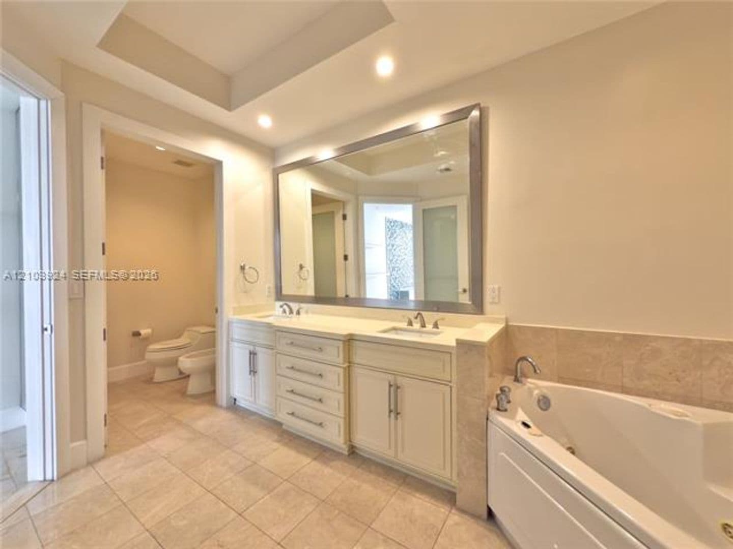 Miami Condo: 848 Brickell Key Dr cu-306