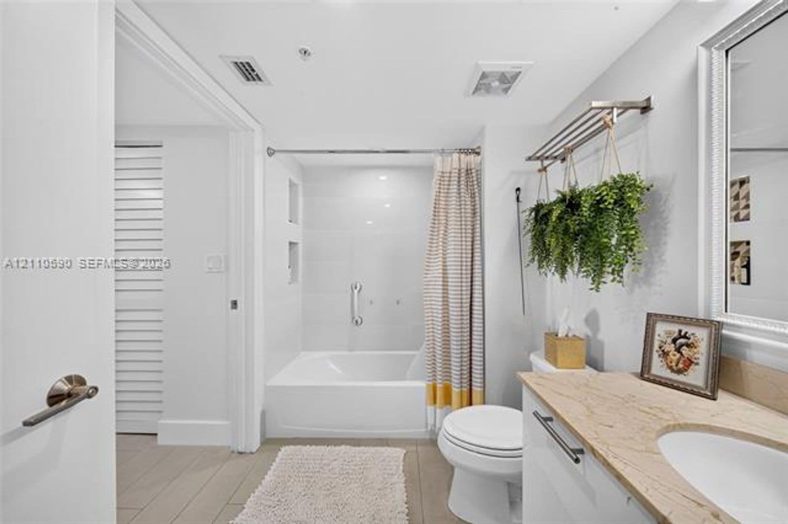 Miami Condo: 1800 N Bayshore Dr cu-809