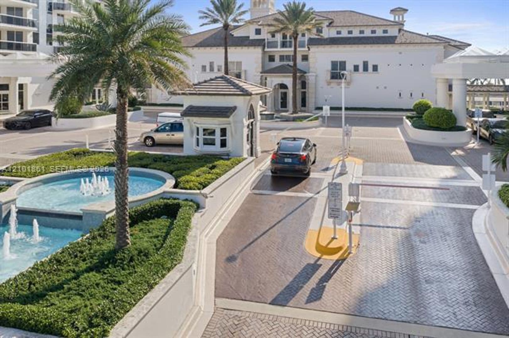 Miami Beach Condo: 4779 Collins Ave cu-1908