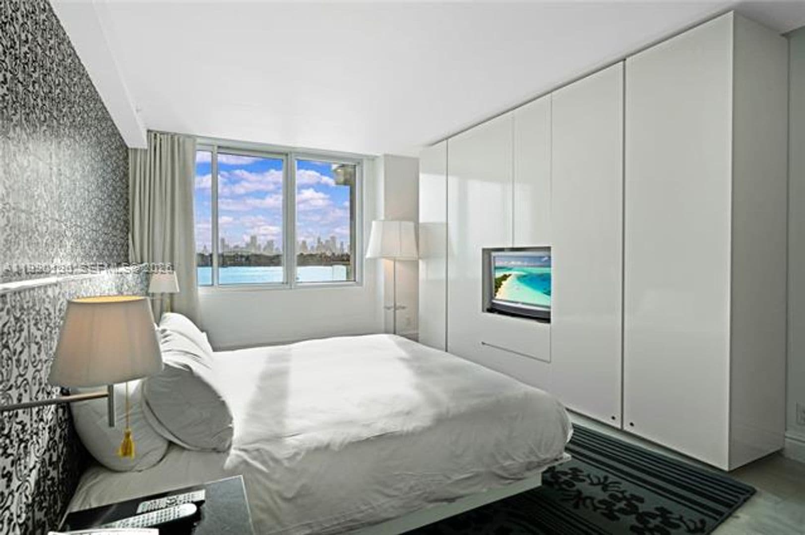 Miami Beach Condo: 1100 West Avenue cu-514