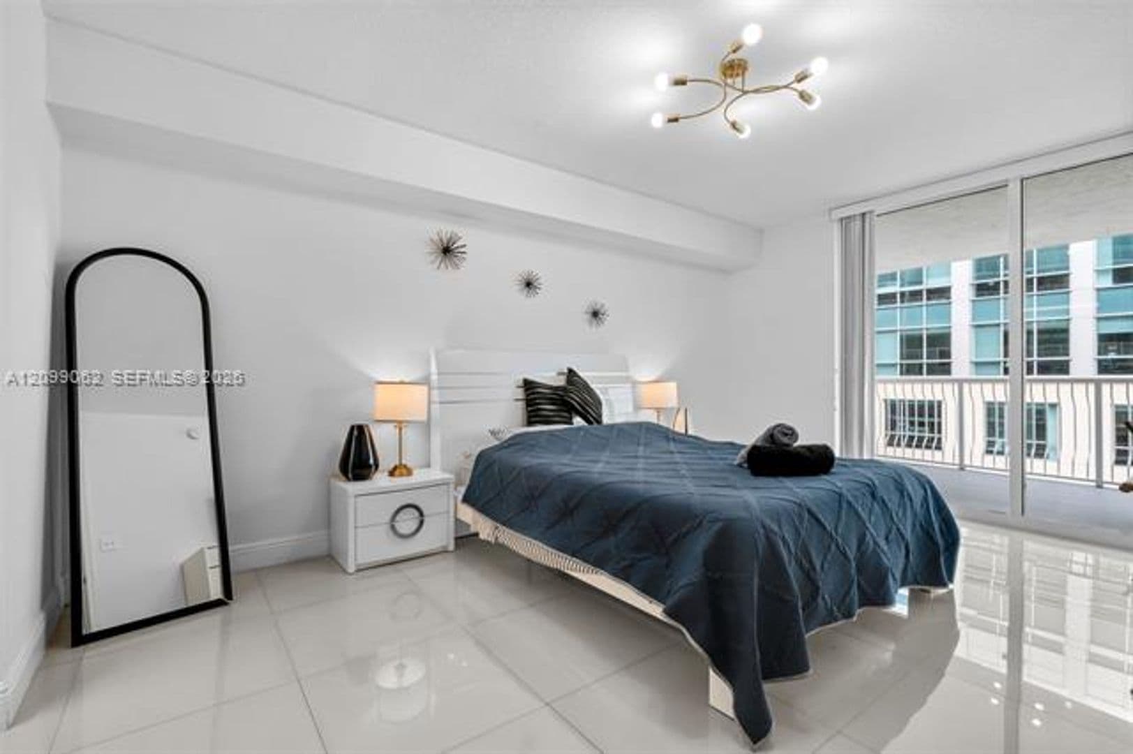 Miami Condo: 1200 Brickell Bay Dr cu-3908