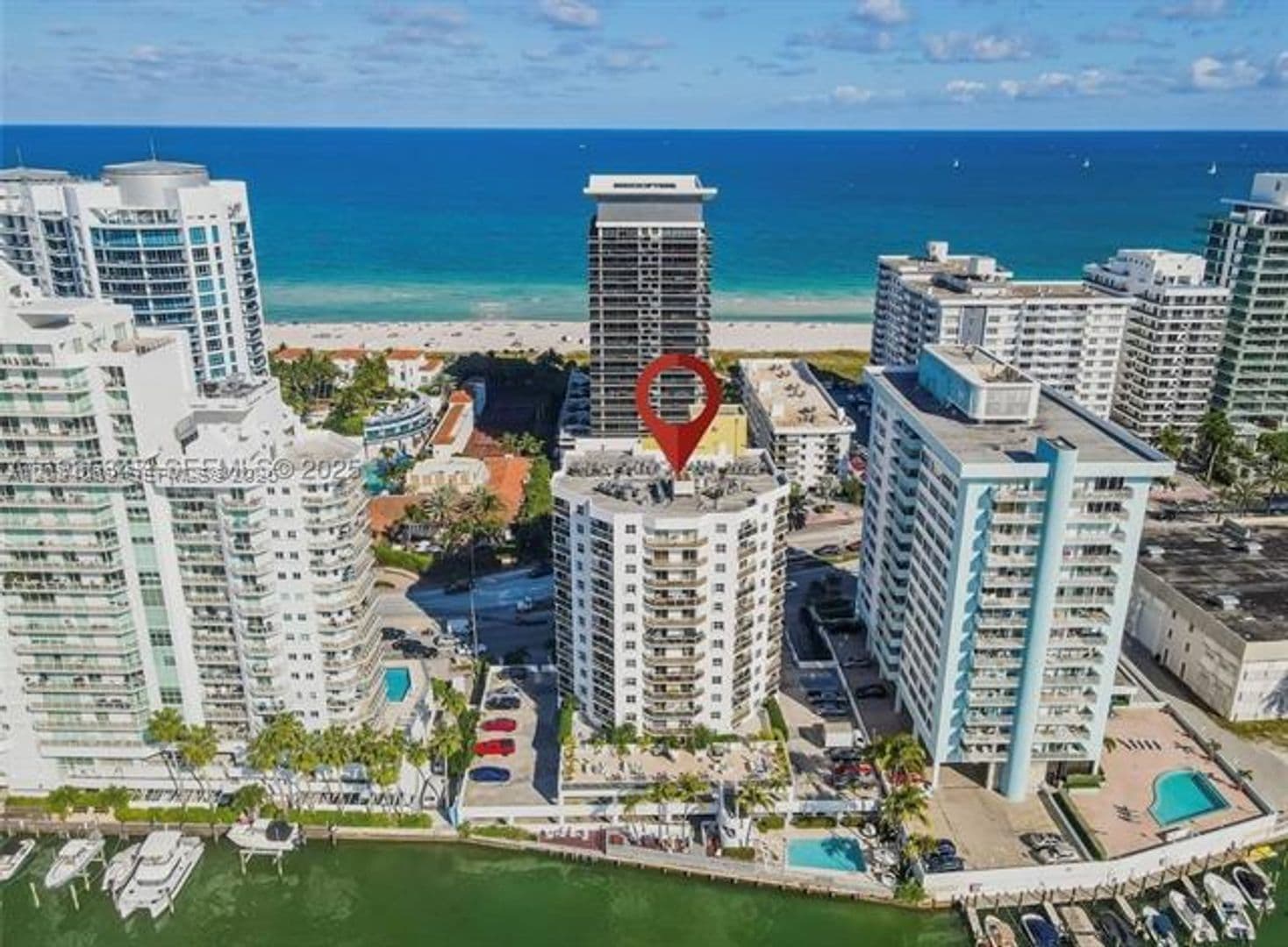 Miami Beach Condo: 5880 Collins Ave cu-903