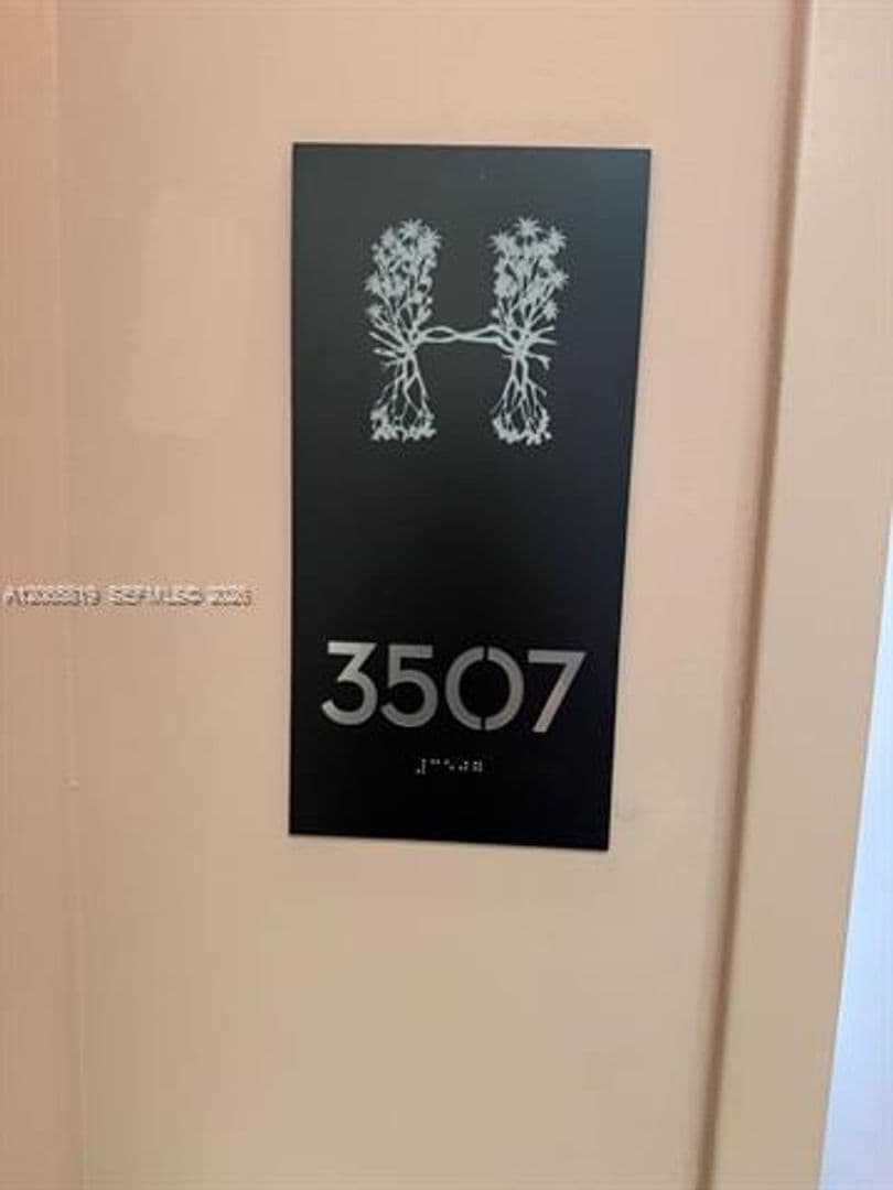 Hollywood Condo: 4010 S Ocean Dr cu-T3507