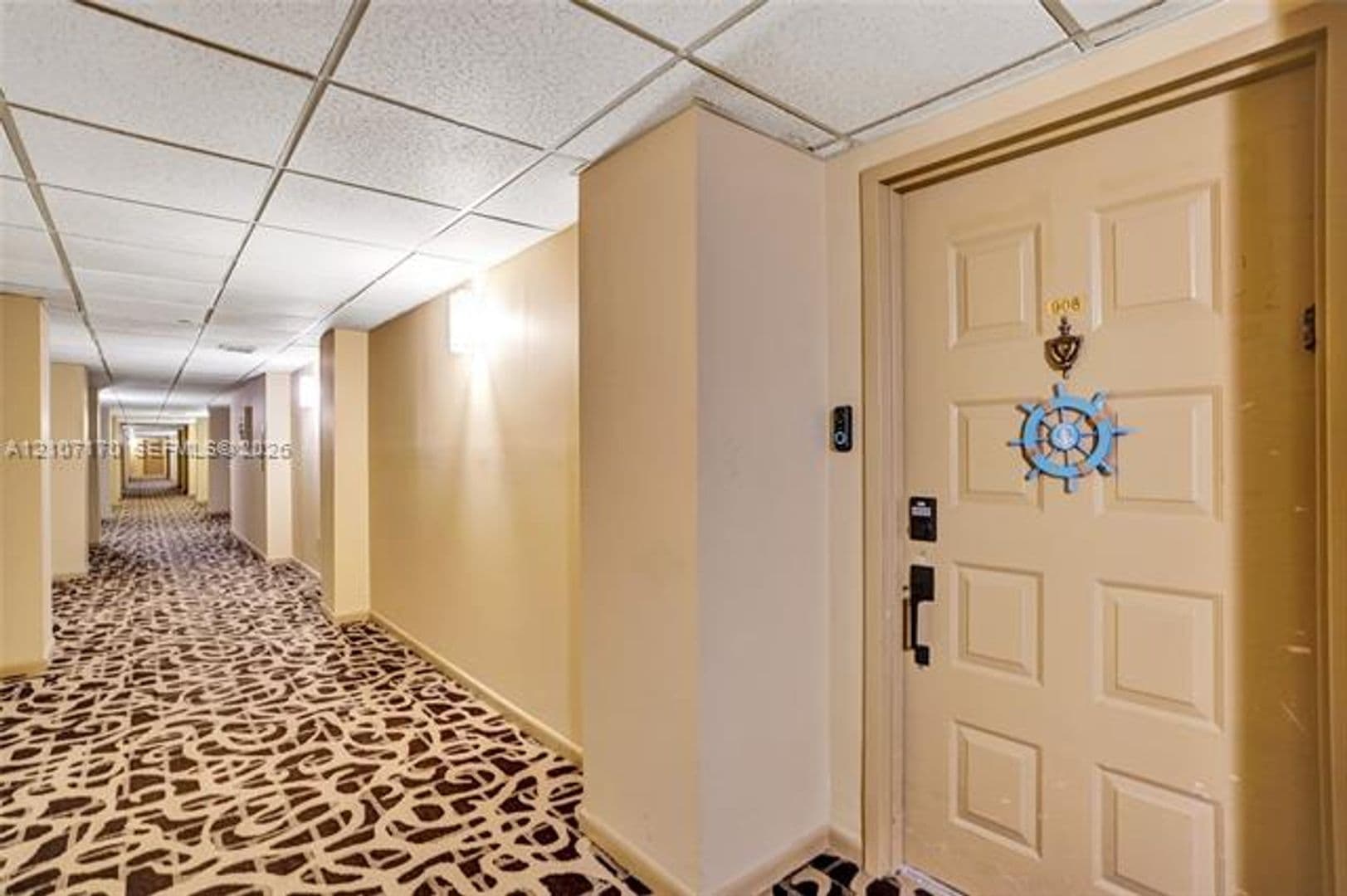 Hollywood Condo: 1201 S Ocean Dr cu-908S