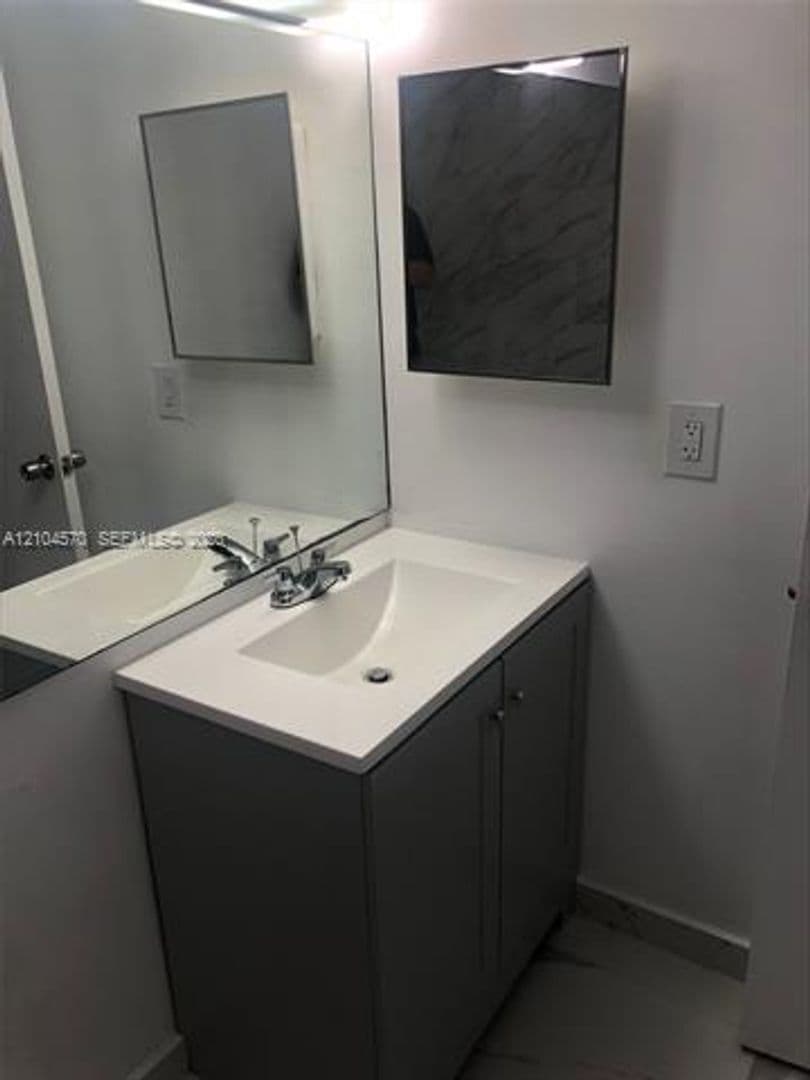 Miami Condo: 341 W Park Dr cu-106-15