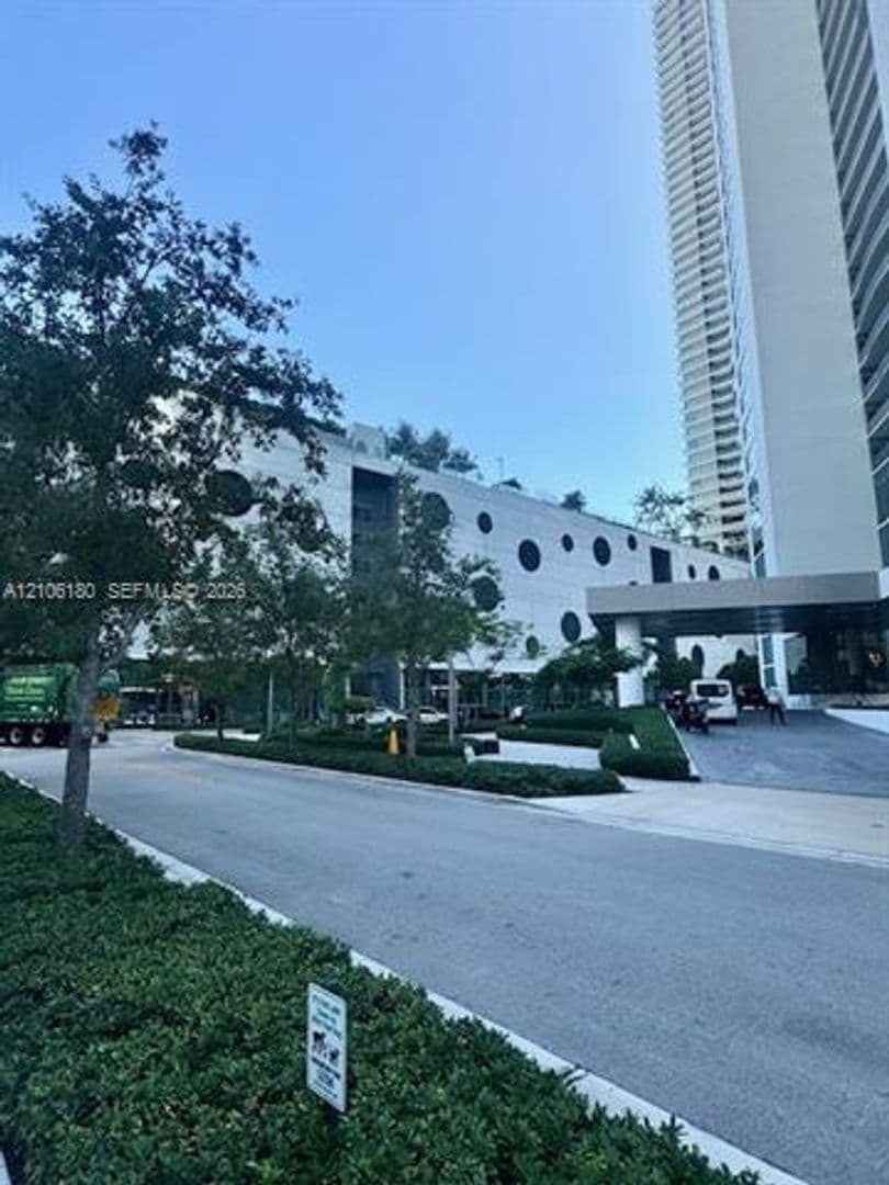 Miami Condo: 501 NE 31st St cu-802