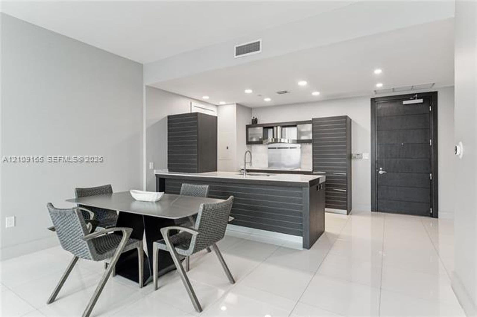 Miami Condo: 200 Biscayne Boulevard Way cu-4912