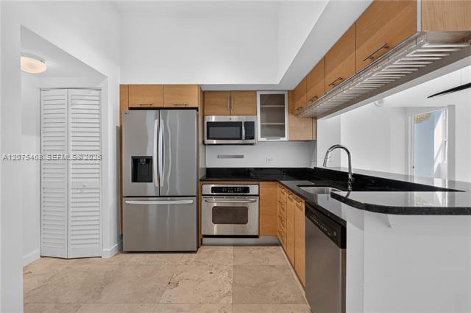 Miami Condo: 31 SE 5th St cu-4212