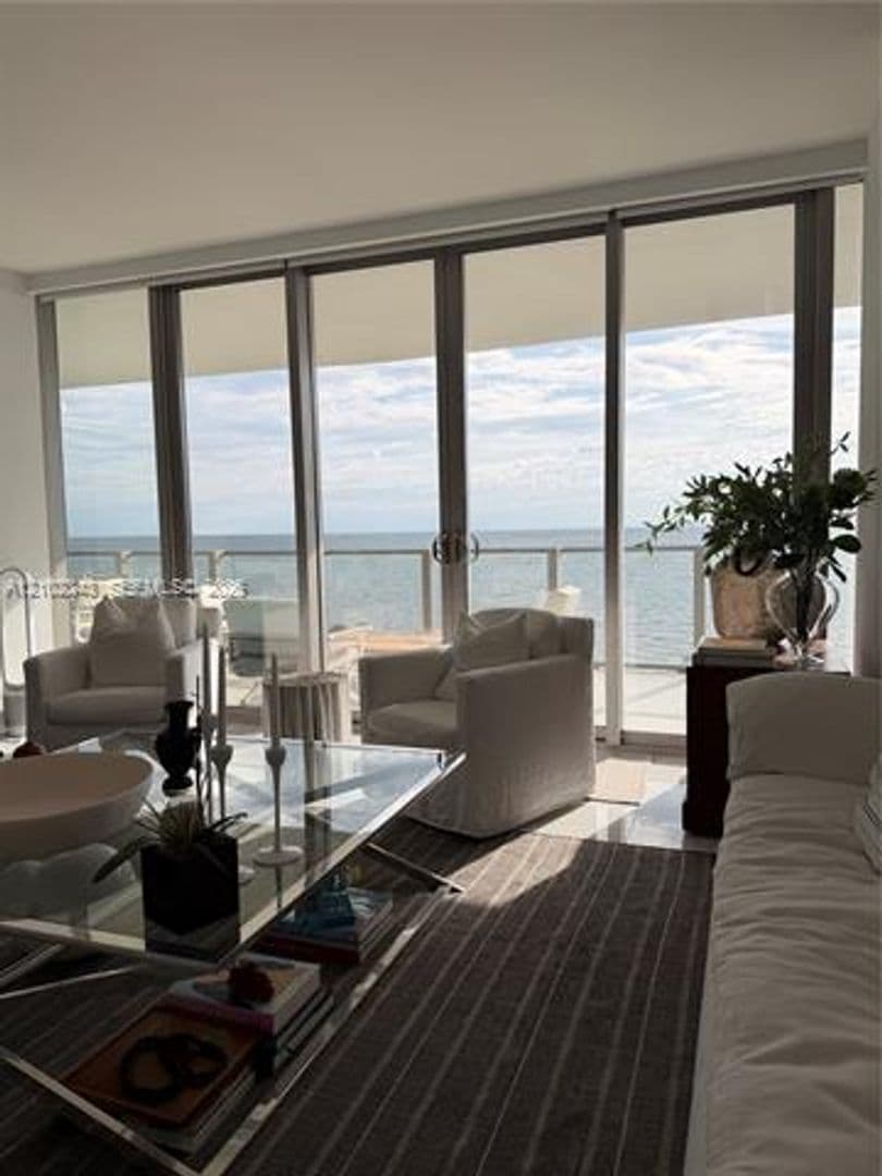 Key Biscayne Condo: 350 Ocean Dr cu-704N