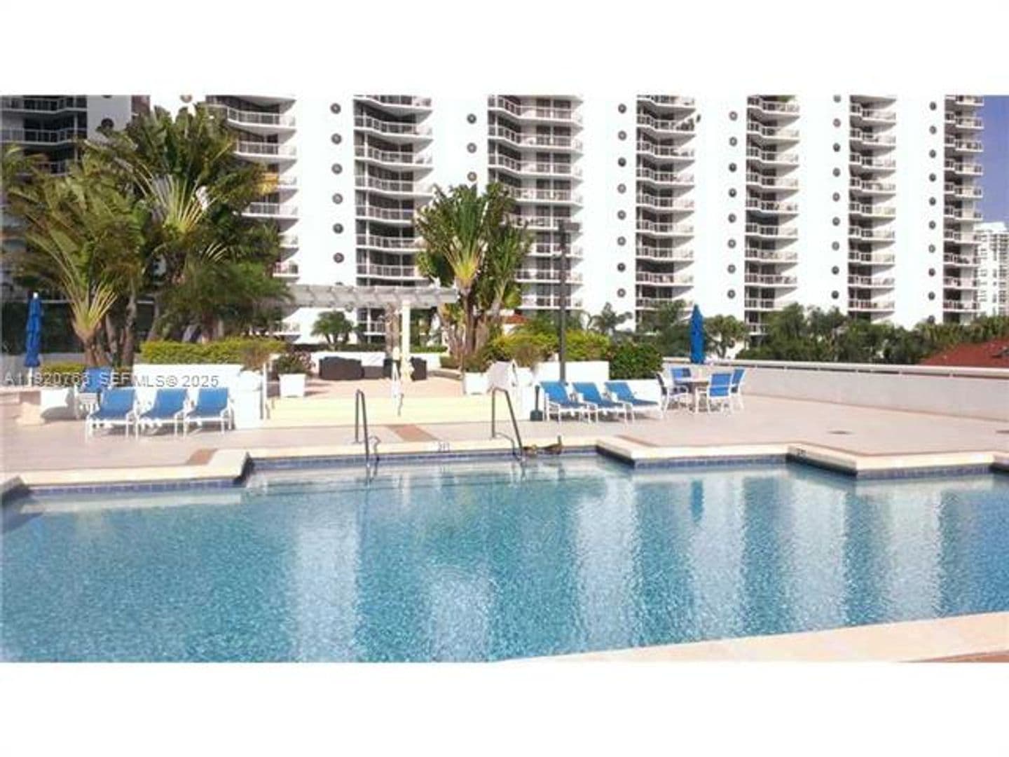 Aventura Condo: 3600 Yacht Club Dr cu-1204