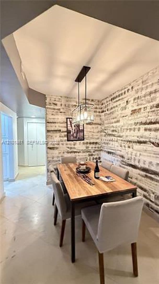 Miami Beach Condo: 4779 Collins Ave cu-1908