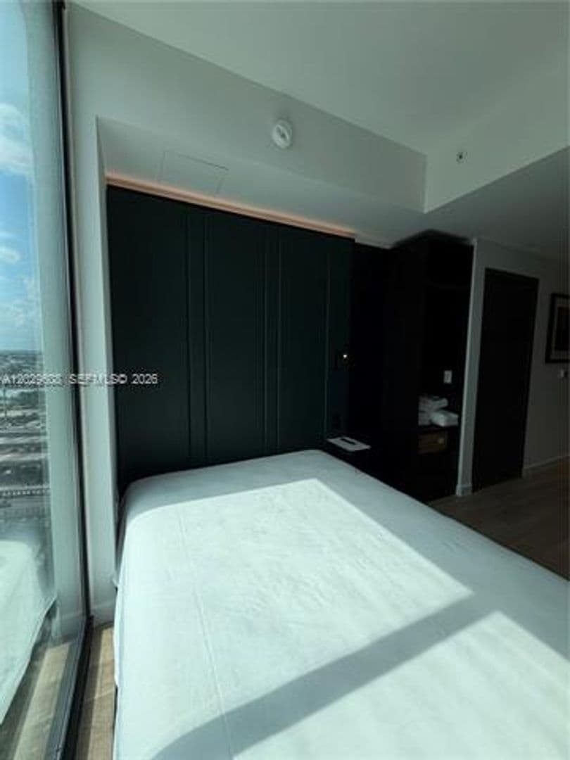 Miami Condo: 20 NE 11th St cu-3306B