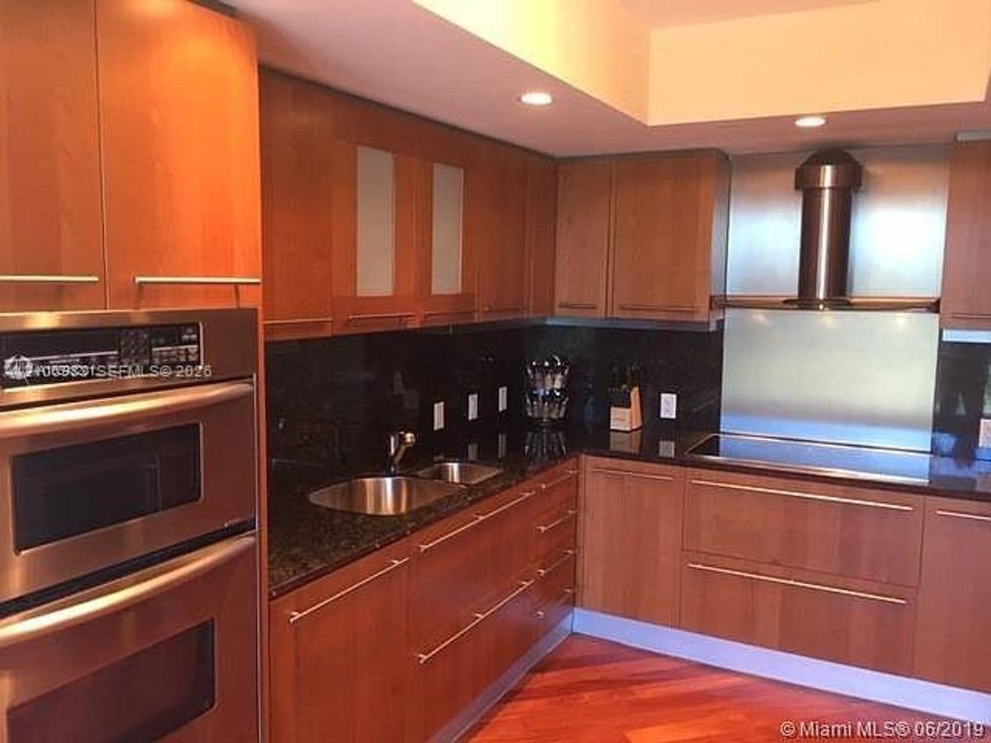 Surfside Condo: 9401 Collins Ave cu-306