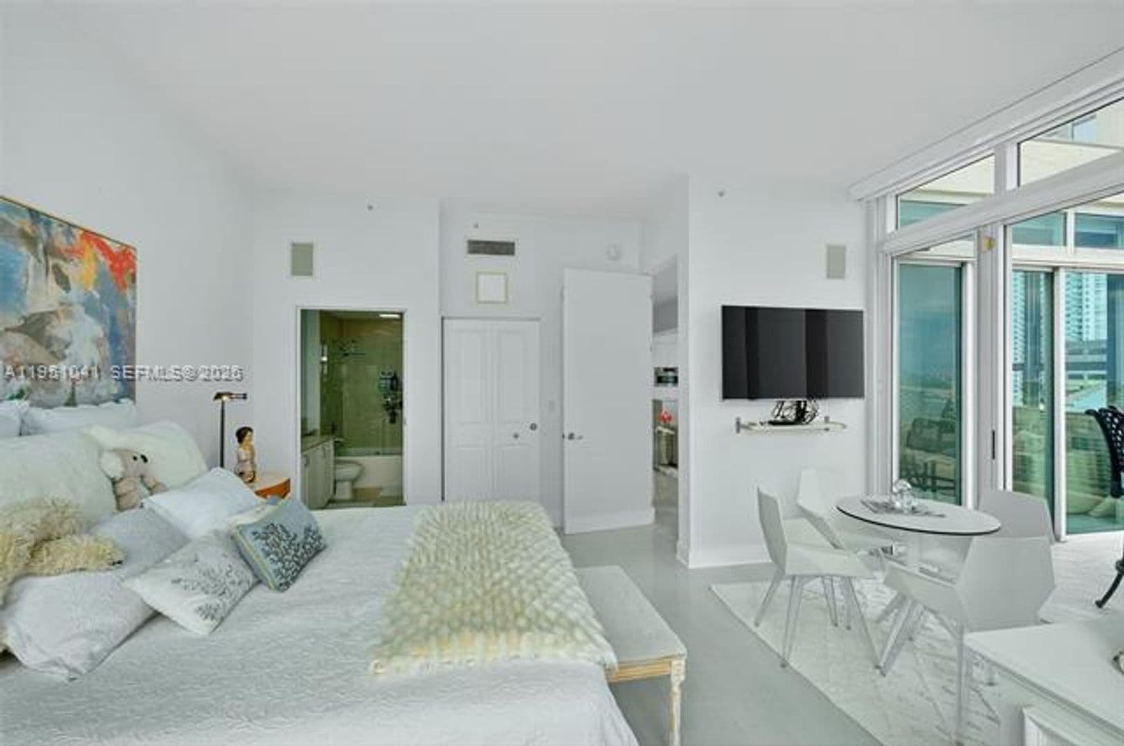 Miami Condo: 1155 Brickell Bay Dr cu-PH210