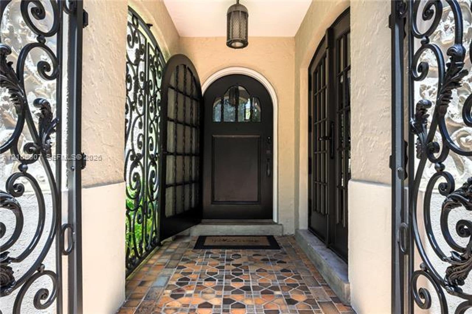 Coral Gables House: 1822 Country Club Prado # 1822