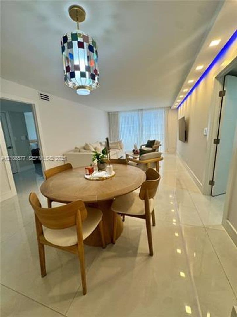 Miami Beach Condo: 6039 Collins Ave cu-715